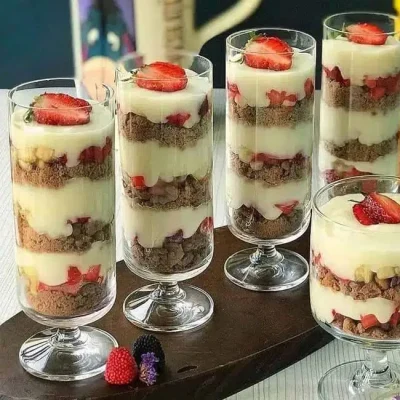 لیوان پایه دار کریستال نود پاشاباغچه NUDE
