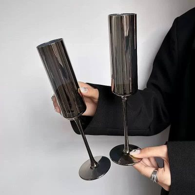 خرید و قیمت گیلاس پیرکس دودی پایه بلند تکی وارداتی