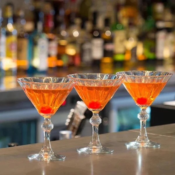 گیلاس-بستنی-خوری-پایه-بلند-دیاموند-برن (2) قیمت و خرید گیلاس بستنی خوری پایه بلند دیاموند برند پاشاباغچه DIAMOND-440099